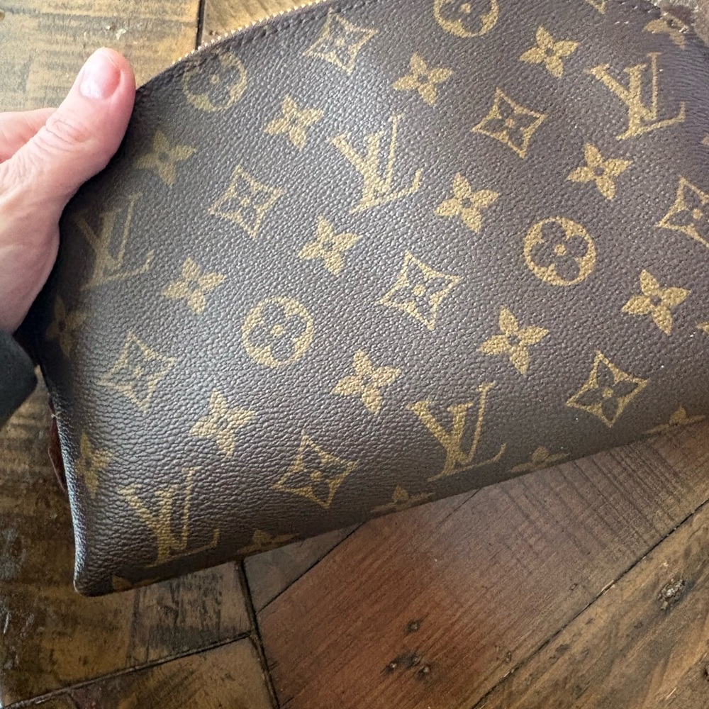 Louis Vuitton Monogram Clutch in Brown and Gold - Picture 13 of 14